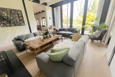 MAGNIFIQUE MAISON DE CARACTERE DE 400 m2 - RENOVEE A CHAMPEL