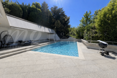 VUE PANORAMIQUE A 180° SUR LE LAC - MAISON MODERNE DE 400 m2 hab - PISCINE - ASCENSEUR