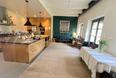 MAGNIFIQUE MAISON DE CARACTERE DE 400 m2 - RENOVEE A CHAMPEL