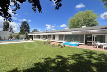 RAVISSANTE MAISON FAMILIALE - 5 CHAMBRES ! INDIVIDUELLE - GRAND JARDIN AVEC PISCINE