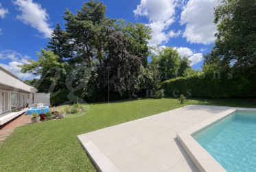 RAVISSANTE MAISON FAMILIALE - 5 CHAMBRES ! INDIVIDUELLE - GRAND JARDIN AVEC PISCINE