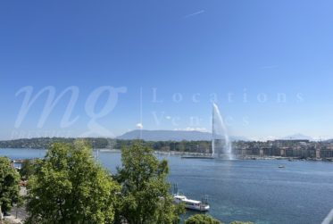 SUPERBE ATTIQUE DE 170 m2 AVEC VUE SUR LE DEGAGEE SUR LE LAC