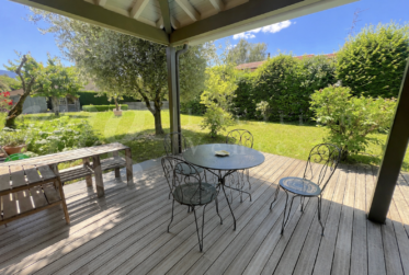 SUPERBE MAISON INDIVIDUELLE DE 250 m2 hab - RAVISSANT JARDIN CLOTUREE - ARBORISE - ET CALME DE 1100 m2