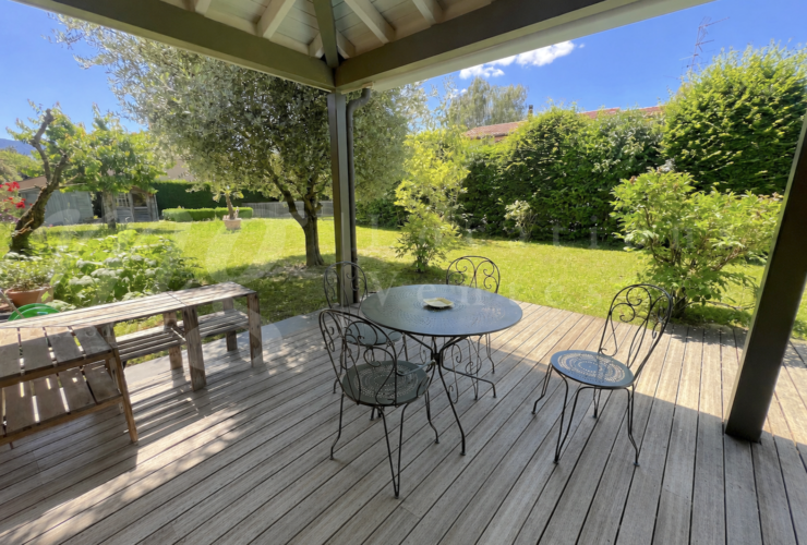 SUPERBE MAISON INDIVIDUELLE DE 250 m2 hab - RAVISSANT JARDIN CLOTUREE - ARBORISE - ET CALME DE 1100 m2