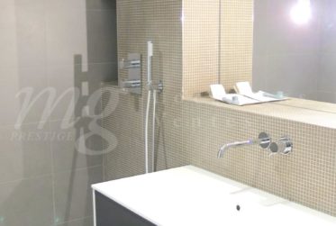 SUPERBE ATTIQUE DE 170 m2 AVEC VUE SUR LE DEGAGEE SUR LE LAC
