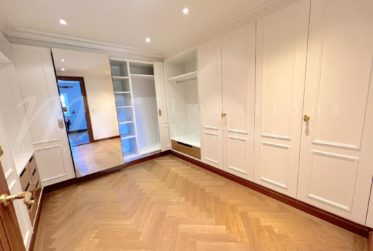 GRANDE MAISON DE MAITRE DE 12 PIECES AVEC BEAUCOUP DE CHARME - JARDIN PRIVATIF & PISCINE - 8 chambres