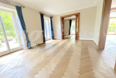 GRANDE MAISON DE MAITRE DE 12 PIECES AVEC BEAUCOUP DE CHARME - JARDIN PRIVATIF & PISCINE - 8 chambres