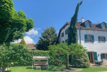 GRANDE MAISON DE MAITRE DE 12 PIECES AVEC BEAUCOUP DE CHARME - JARDIN PRIVATIF & PISCINE - 8 chambres