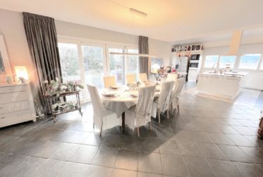 SUPERBE MAISON INDIVIDUELLE DE 250 m2 hab - RAVISSANT JARDIN CLOTUREE - ARBORISE - ET CALME DE 1100 m2