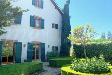 GRANDE MAISON DE MAITRE DE 12 PIECES AVEC BEAUCOUP DE CHARME - JARDIN PRIVATIF & PISCINE - 8 chambres