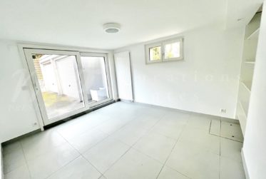 SUPERBE ET GRANDE MAISON DE 10 PIECES - 350 m2 - HPE - JARDIN DE 1100 m2 ET GRAND JACUZZI EXTERIEUR