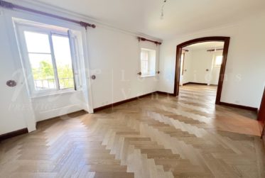 GRANDE MAISON DE MAITRE DE 12 PIECES AVEC BEAUCOUP DE CHARME - JARDIN PRIVATIF & PISCINE - 8 chambres