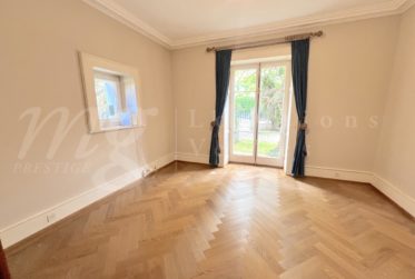 GRANDE MAISON DE MAITRE DE 12 PIECES AVEC BEAUCOUP DE CHARME - JARDIN PRIVATIF & PISCINE - 8 chambres