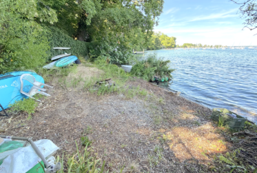 A DREAM !!! PIED DANS L'EAU !!!! TRES BELLE MAISON RENOVEE AVEC LARGE TERRASSE - VUE LAC, PONTON ET PLACE BATEAU