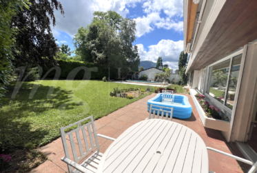 BELLE MAISON FAMILIALE - 5 CHAMBRES ! INDIVIDUELLE - GRAND JARDIN AVEC PISCINE