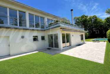 En exclusivité ! MAGNIFIQUE MAISON MODERNE DE 300 M2 AVEC GRAND JARDIN ET PISCINE