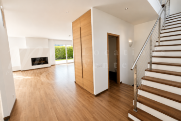 En exclusivité ! MAGNIFIQUE MAISON MODERNE DE 300 M2 AVEC GRAND JARDIN ET PISCINE