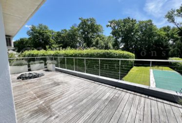 En exclusivité ! MAGNIFIQUE MAISON MODERNE DE 300 M2 AVEC GRAND JARDIN ET PISCINE