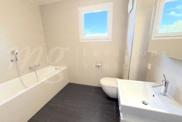 En exclusivité ! MAGNIFIQUE MAISON CONTEMPORAINE DE 8 PIECES AVEC JARDIN ARBORE ET GRANDE PISCINE