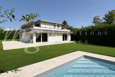 En exclusivité ! MAGNIFIQUE MAISON MODERNE DE 300 M2 AVEC GRAND JARDIN ET PISCINE