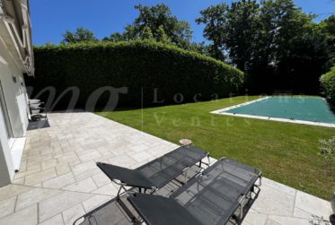 En exclusivité ! MAGNIFIQUE MAISON MODERNE DE 300 M2 AVEC GRAND JARDIN ET PISCINE