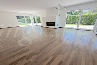 En exclusivité ! MAGNIFIQUE MAISON CONTEMPORAINE DE 8 PIECES AVEC JARDIN ARBORE ET GRANDE PISCINE