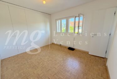En Exclusivité !!! SUPERBE APPARTEMENT DE 152 m2 EN DUPLEX ATTTIQUE AVEC BELLE TERRASSE/JARDIN
