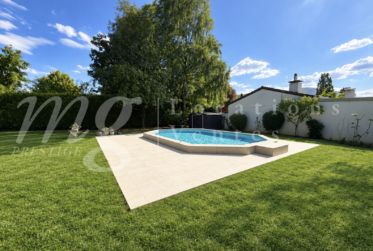 GRANDE MAISON INDIVIDUELLE DE 8 PIECES -- GRAND JARDIN CLOTURE ARBORE AVEC PISCINE