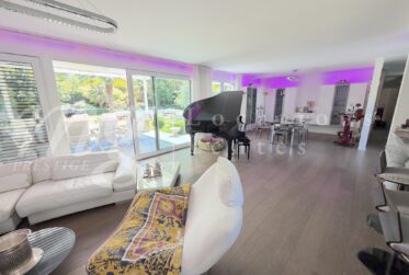 MAGNIFIQUE MAISON CONTEMPORAINE DE 340 m2 - SUPERBE JARDIN PISCINE - JACUZZI - Palmiers-