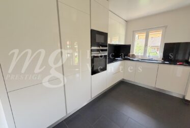 En Exclusivité !!! SUPERBE APPARTEMENT DE 152 m2 EN DUPLEX ATTTIQUE AVEC BELLE TERRASSE/JARDIN