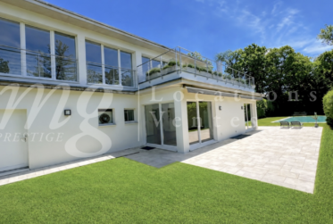 En exclusivité ! SUPERBE MAISON CONTEMPORAINEDE 300 M2 AVEC PISCINE ET GRAND JARDIN CLOTURE - CALME