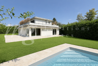 En exclusivité ! MAGNIFIQUE MAISON CONTEMPORAINE DE 8 PIECES AVEC JARDIN ARBORE ET GRANDE PISCINE