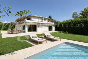 En exclusivité ! SUPERBE MAISON CONTEMPORAINEDE 300 M2 AVEC PISCINE ET GRAND JARDIN CLOTURE - CALME