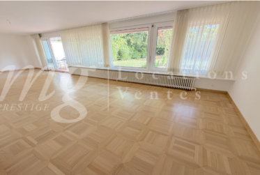 GRANDE MAISON INDIVIDUELLE DE 8 PIECES -- GRAND JARDIN CLOTURE ARBORE AVEC PISCINE