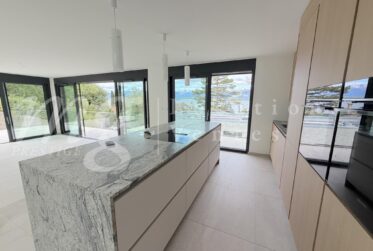 SUPERBE MAISON CONTEMPORAINE NEUVE DE 280 m2 - AVEC VUE LAC !! LARGE TERRASSE - + PROCHE LAC & PLAGE